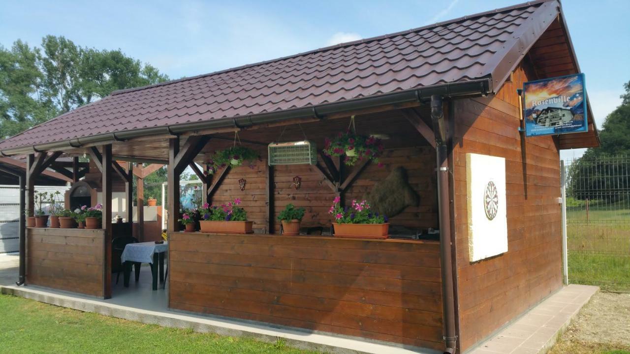 Rosenville Rîşnov Exteriér fotografie